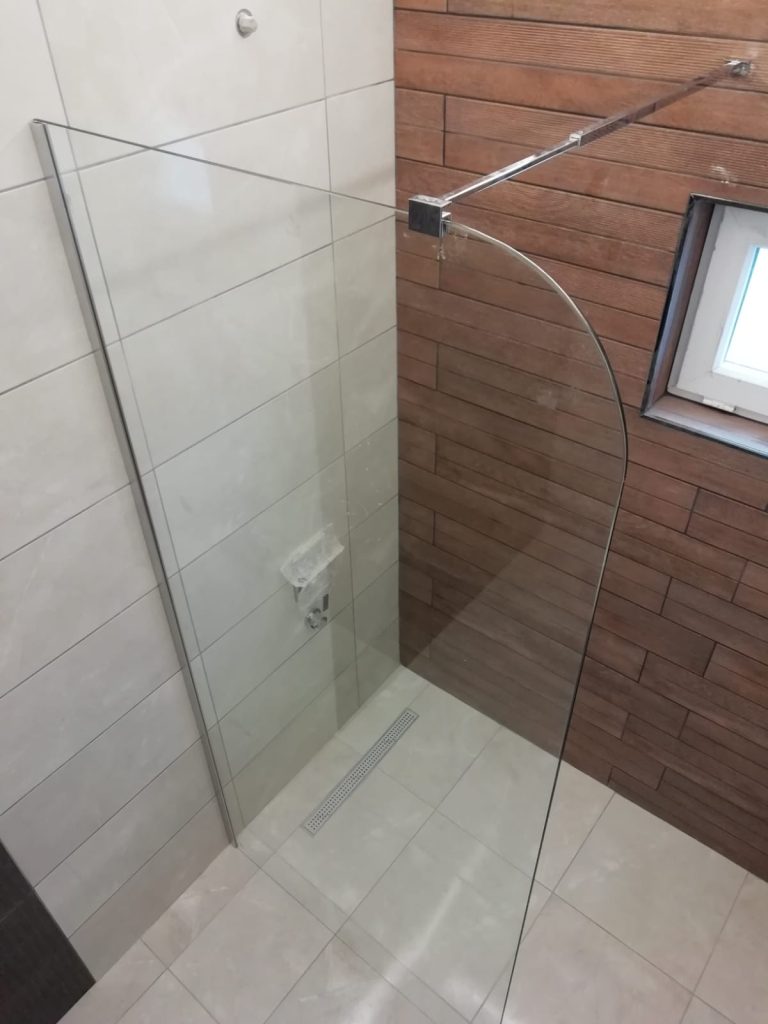 8-10 mm Seramik üzeri Walk In Cam Duşakabin