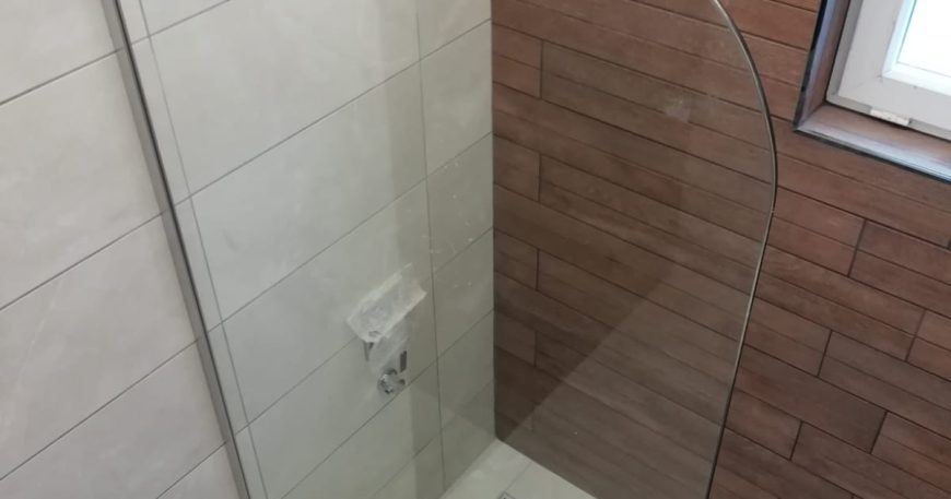 8-10 mm Seramik üzeri Walk In Cam Duşakabin