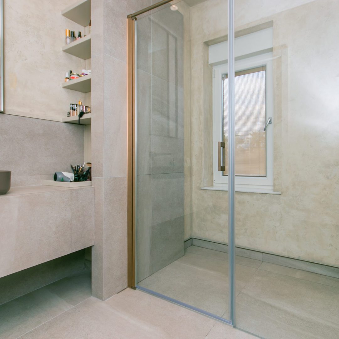 Eskitme Menteşeli Duşakabin